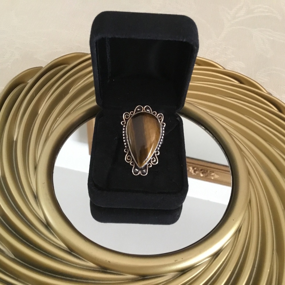 HOST PICK- TIGERS EYE STERLING STONE RING/SIZE 8